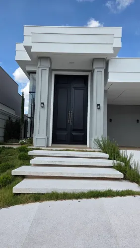 Casa de Alto Padrão no Condomínio Residencial Firenze **Aceita Permuta**