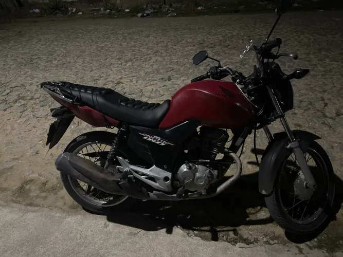 Vendo moto cg 160 ideal pra vc quer sair do ônibus