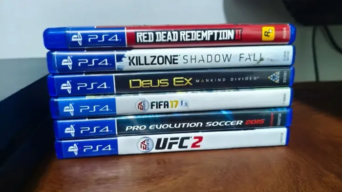 PlayStation 4 FAT em ótimo estado, funcionando perfeitamente. Console testado, sem defeito