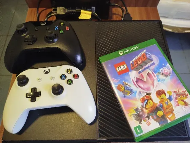 Xbox One Microsoft 500GB completo em perfeito estado completo com controle original jogo