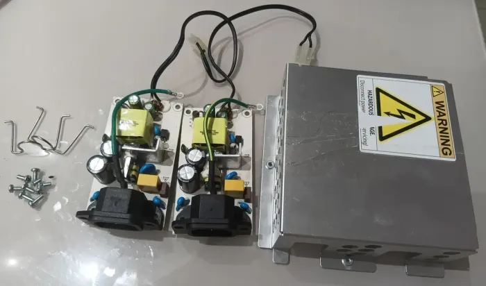 MikroTik fonte de rb 1100 Ahx4 original Sem reparos.