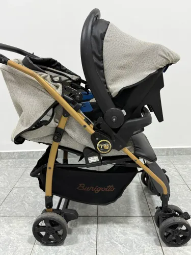 Carrinho de Bebê + Bebê conforto 