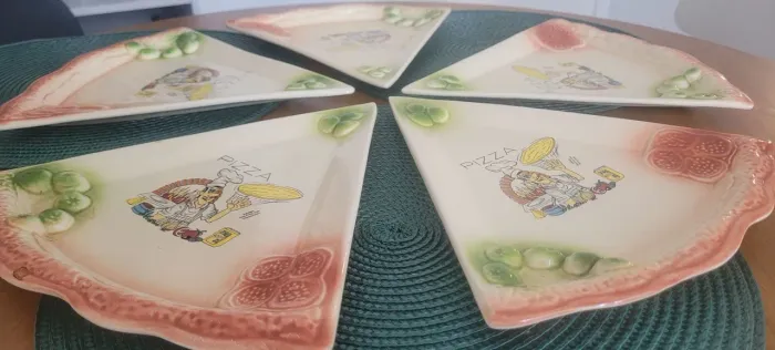 Jogo de pratos temáticos de pizza
