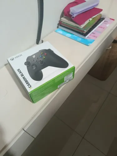 Controle Xbox 6 meses de uso com drift  esquerdo  sem detalhe