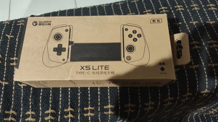 Gamesir X5 lite na caixa