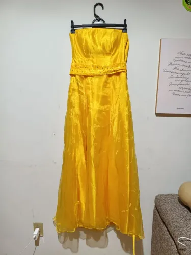 Vestido de festa longo amarelo 