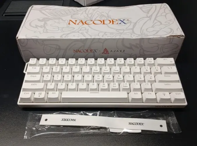 Teclado 60% Branco Ajazz Nacodex K61 switch Red, novo lacrado na caixa.