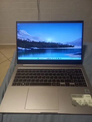 Notebook samsung book x30. I5. 10ª geração