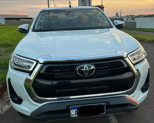 Toyota Hilux CD SRX 4X4 2.8 TDI 16V Diesel Aut. 2023