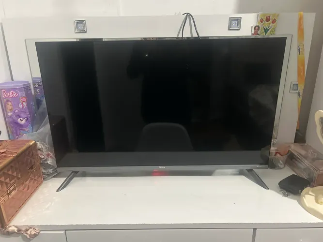 Vendo tv 32 polegadas em perfeito estado com 6 meses de uso