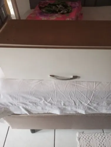 Vendo este balcão de guarda produto de limpeza