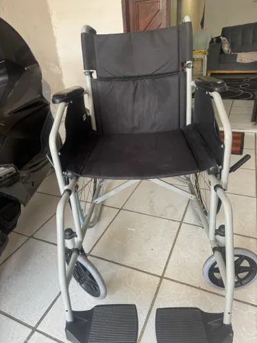 CADEIRA DE RODA