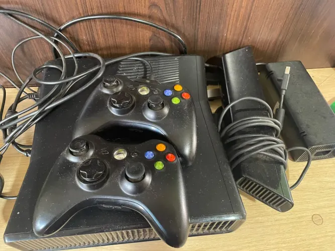 Xbox 360 desbloqueado semi-novo