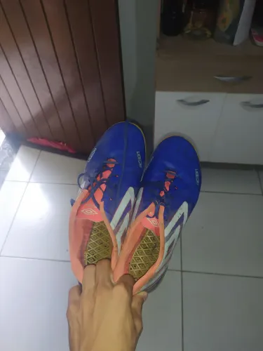 Tênis de futsal 