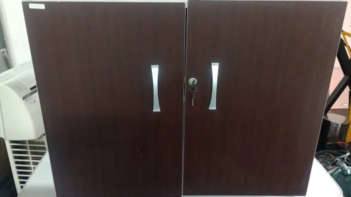 Armário pequeno 2 portas com chave