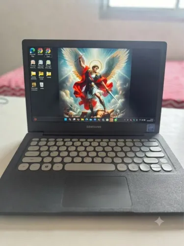 Notebook Samsung, semi novo, 128GB, 4GB ram, bateria boa, Bluetooth, excelente estado
