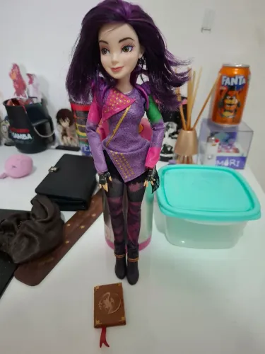 Boneca mal descendentes