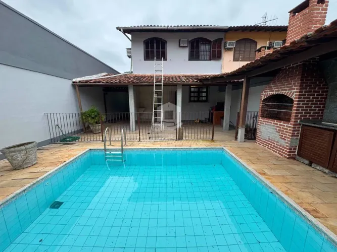 Casa de 3 quartos à venda em Piratininga