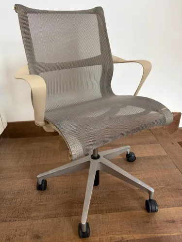 Cadeira Herman Miller original modelo setu