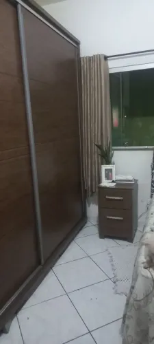 Guarda roupa de casal com criado 
