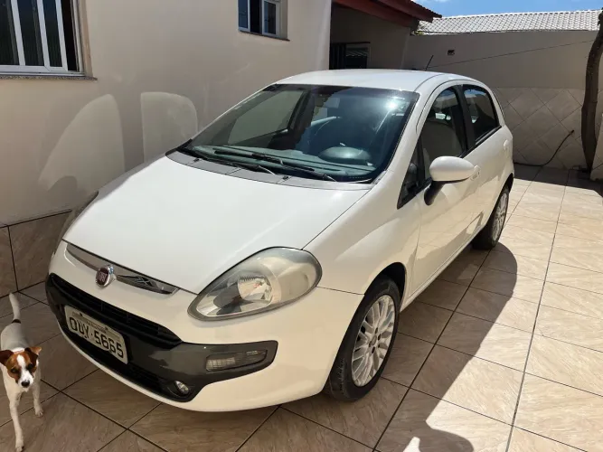 Fiat Punto Essence 1.6 Flex 16V 5P 2014