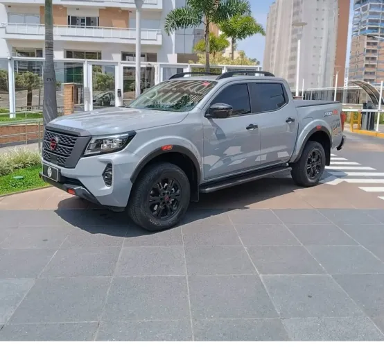 Nissan Frontier Pro4x CD 4X4 2.3 Bi-TB Die. AUT 2024