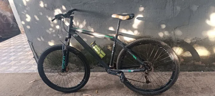 Vendo ou troco bike aro 29 com 27 marchas