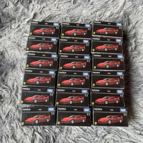 Miniatura Tomica - Modelos Ferrari 1:64