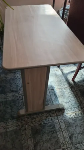 Mesa de computador/ escritório