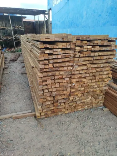 Madeiras para telhado, portas e janelas