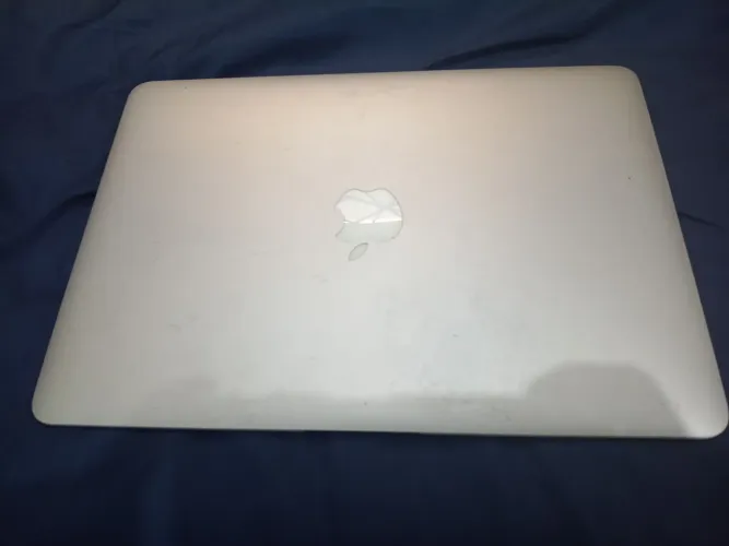 MacBook Air para retirada de peças