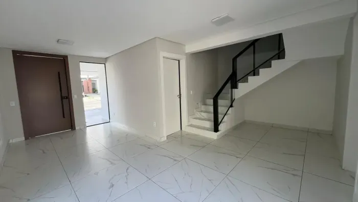 ALUGA-SE CASA EM COND. VILLA ZOE