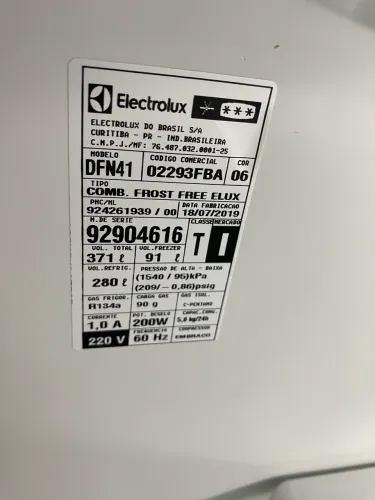 Geladeira semi nova Electrolux