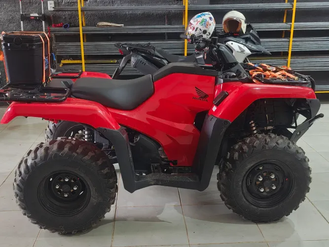 Quadriciclo Honda trx 2026 zero só 16km sem detalhes 
