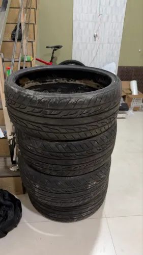 4 pneus novos aro R22 235/30 90W