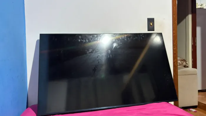 Vendo televisão modelo LG, para retirada de peças.