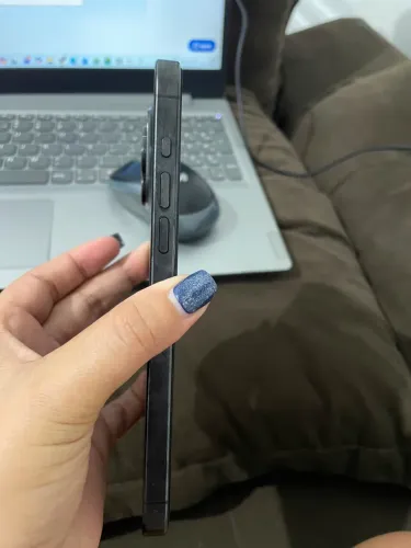 Vede-se iPhone 15 pro max