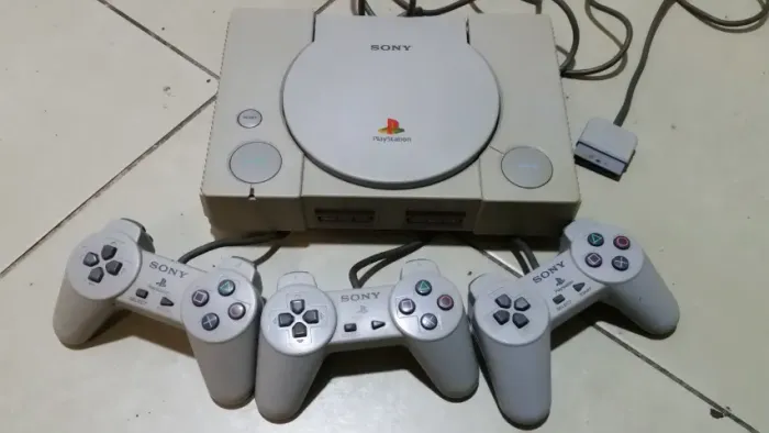 Playstation 1 SCPH-1000 primeiro modelo 1994 Japones ps1 funcionando.