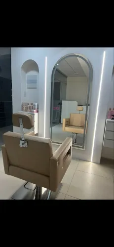 Vendo cadeira e lavatório de salão 