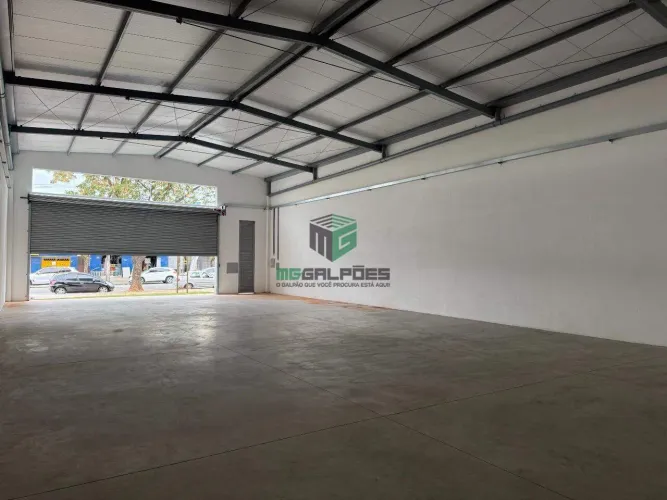 Galpão Comercial/Industrial para Alugar em Belo Horizonte (Rio Branco) 360 m² de terreno