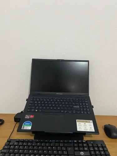 Notebook ASUS Vivobook Go 15 E1504, AMD RYZEN 5 7520U 2,8 GHz, 8GB Ram, 256GB SSD