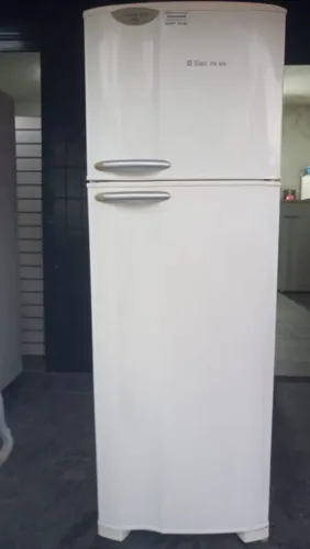 Geladeira Electroluxs ótimo estado funciona perfeitamente
