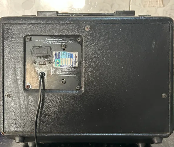 Caixa amplificadora Borne