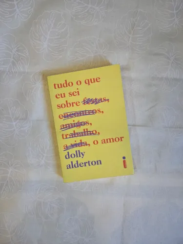 LIVROS VARIADOS DISPONÍVEIS