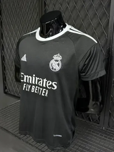 Camisa do Real Madrid Preto fosco.