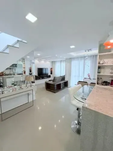 Excelente cobertura com 3 quartos (2 suítes) piscina e area gourmet - Centro - Itaboraí -