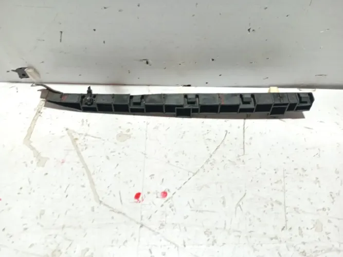 Guia parachoque traseiro esquerdo honda fit 2005
