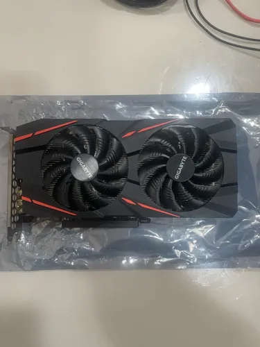 Placa de Vídeo Gigabyte Radeon RX 590 8GB - Ótimo Estado
