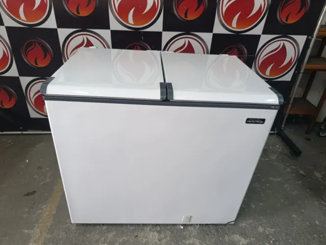 Freezer horizontal 2 portas 303 litros 110 volts marca Esmaltec novo garantia