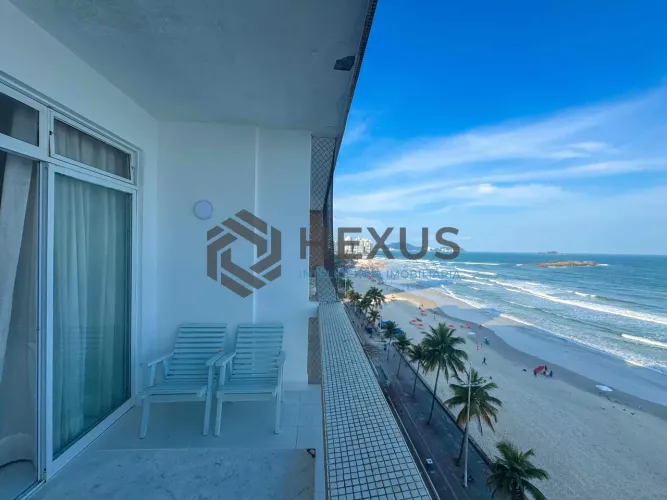 Apartamento frente mar com varanda e vista mar na Praia das Pitangueiras, Guaruja